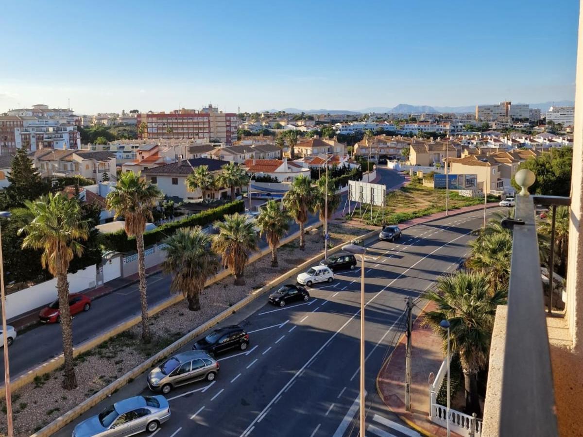 Cozy Apartment With Sea View Torrevieja Bagian luar foto